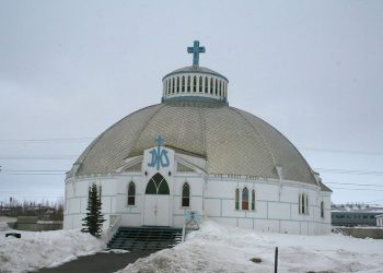 Inuvik's 'Igloo Church', Ian Mackenzie/wikimedia commons
