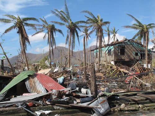 Typhoon Haiyan/ DFID - UK Department for International Development/Wikimedia Commons