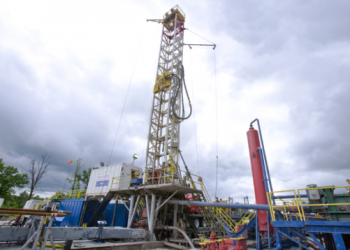 https://commons.wikimedia.org/wiki/File:Coal_Carbon_Capture_Technology_In_Use.png